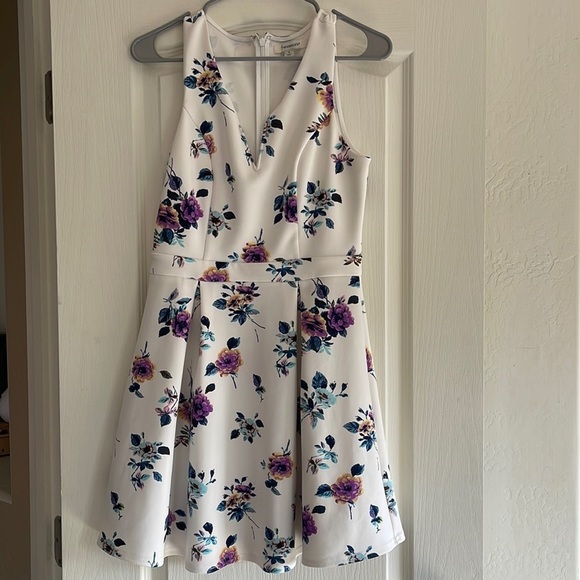 Francesca's Collections Dresses & Skirts - Floral dress NWOT